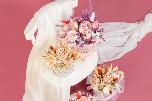 Caixa flores em vela e flores preservadas