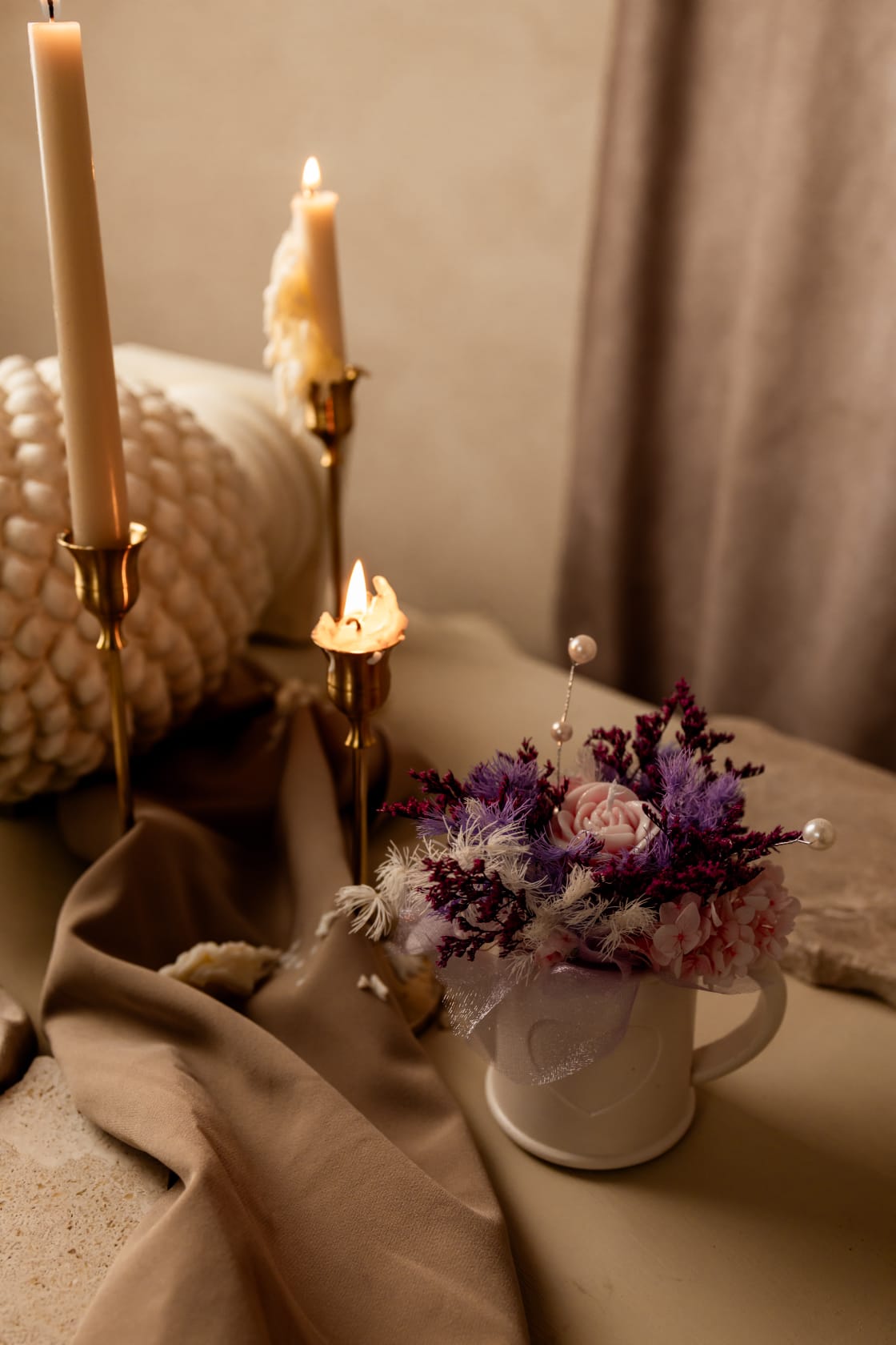 Regador com Flores Preservadas e Vela