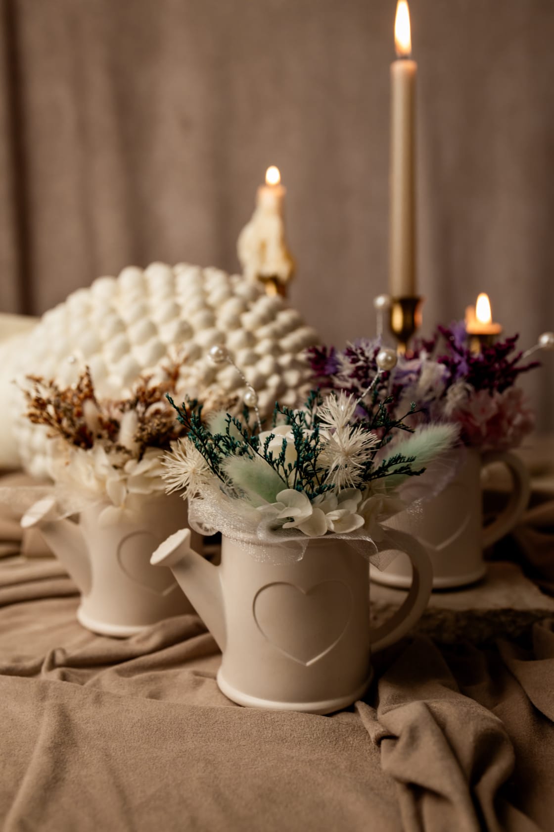 Regador com Flores Preservadas e Vela