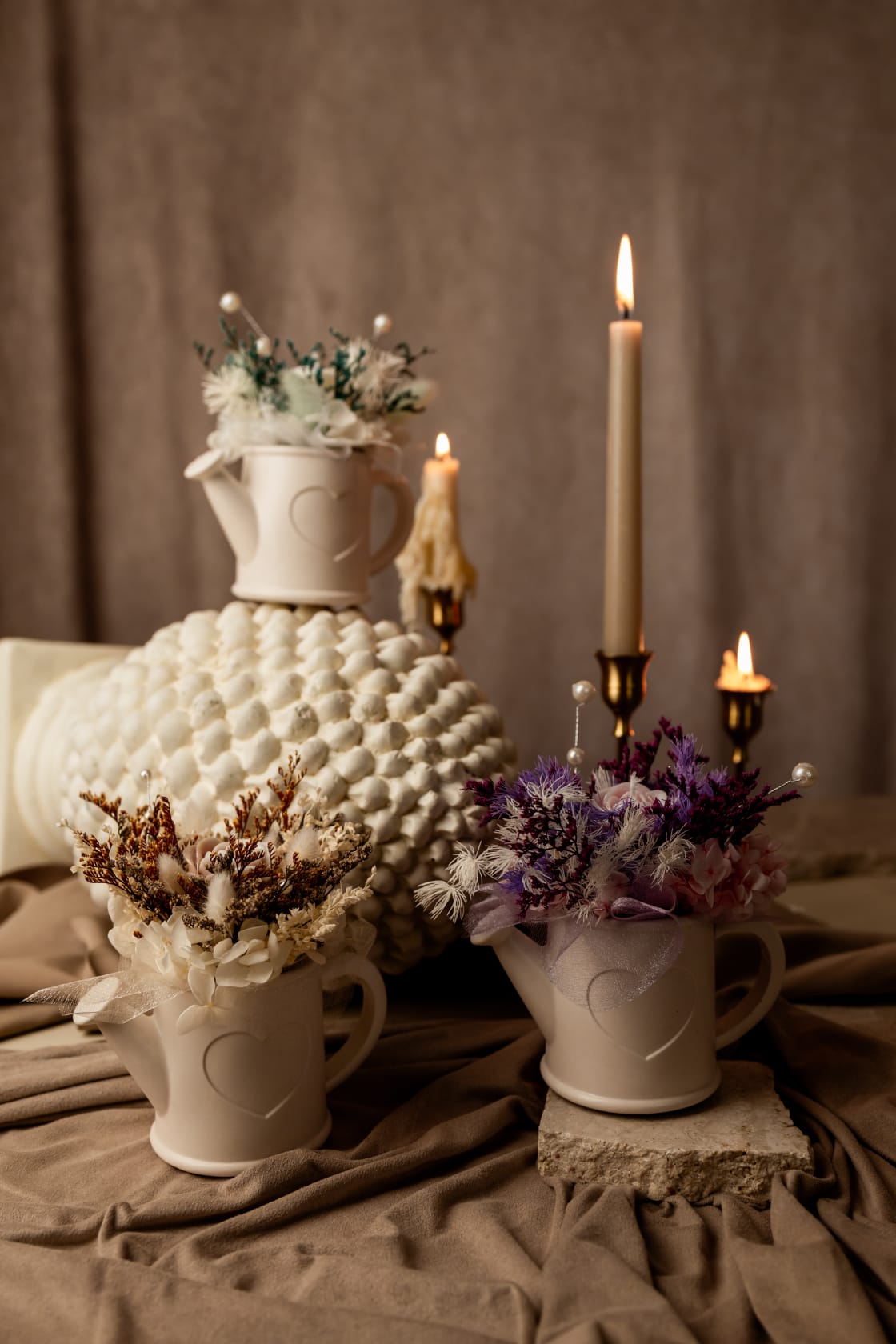Regador com Flores Preservadas e Vela